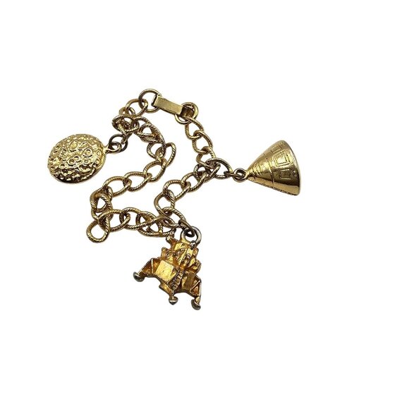 Vintage Apollo 11 1969 First Man On The Moon Gold Tone Charm Bracelet - Picture 3 of 11